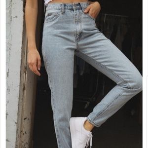 Brandy Melville jane light wash jeans S